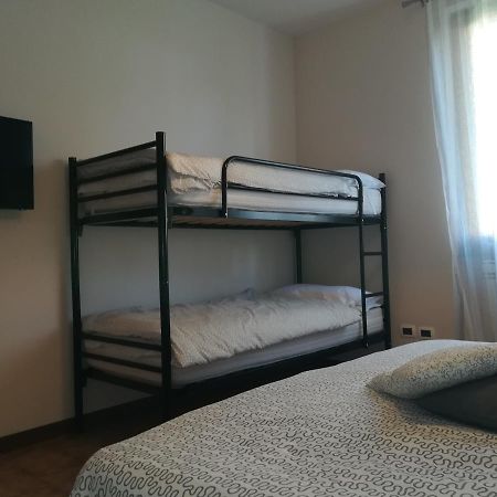 מלון דסנזאנו דל גארדה La Casa Di Rivo מראה חיצוני תמונה